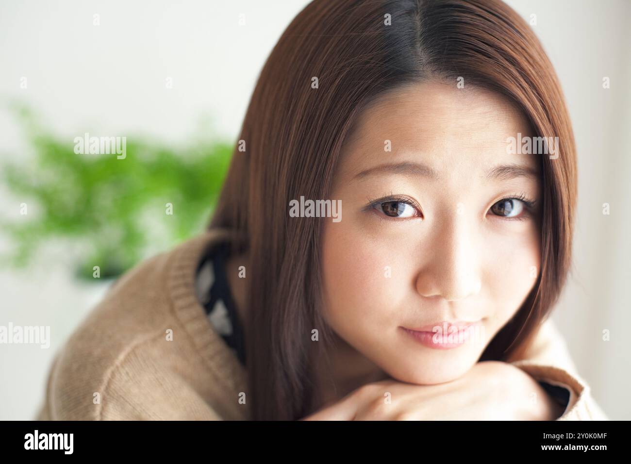 Japanese woman in her 20s Stock Photo - Alamy