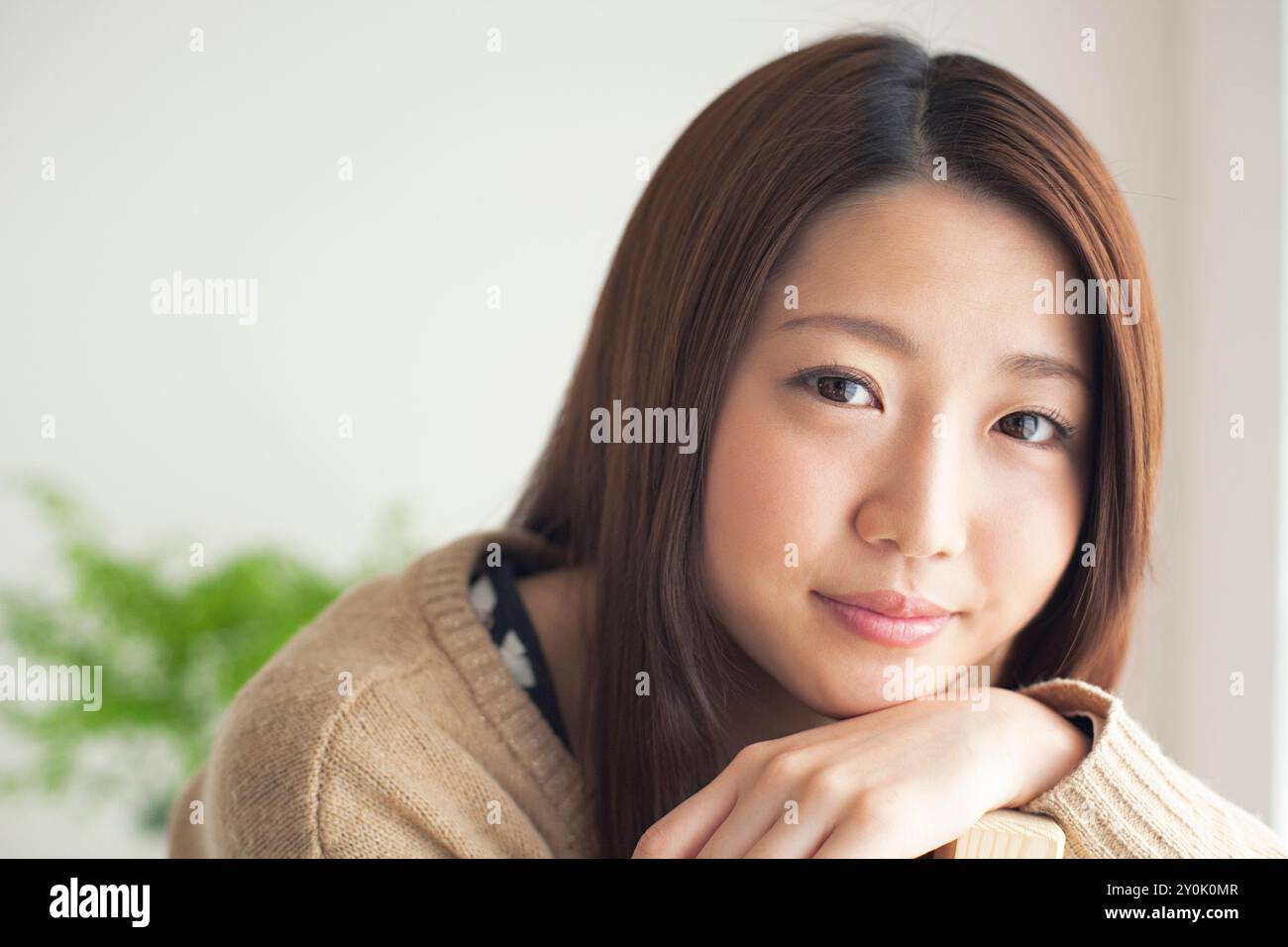 Japanese woman in her 20s Stock Photo - Alamy