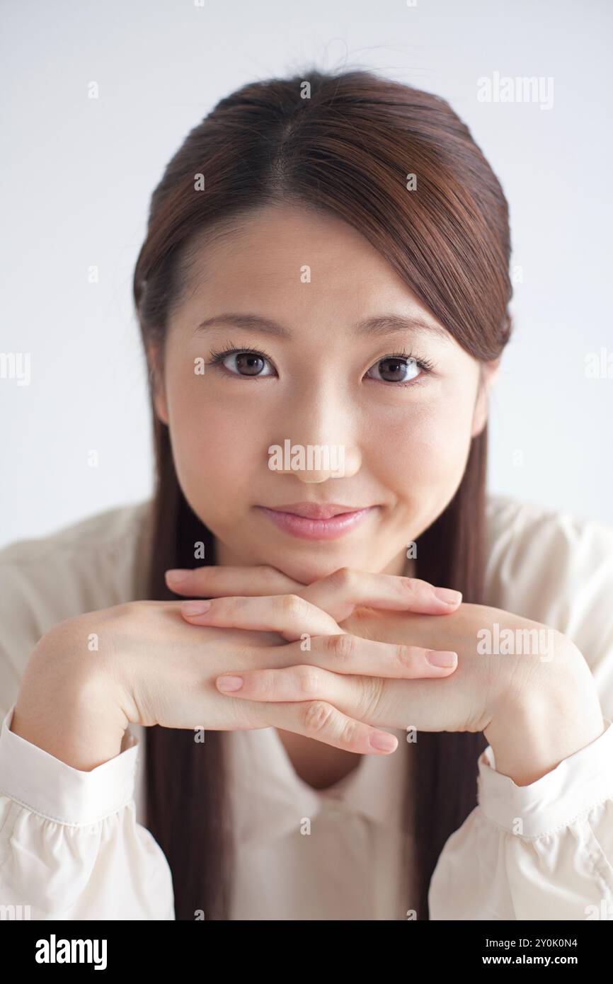 Japanese woman in her 20s Stock Photo - Alamy