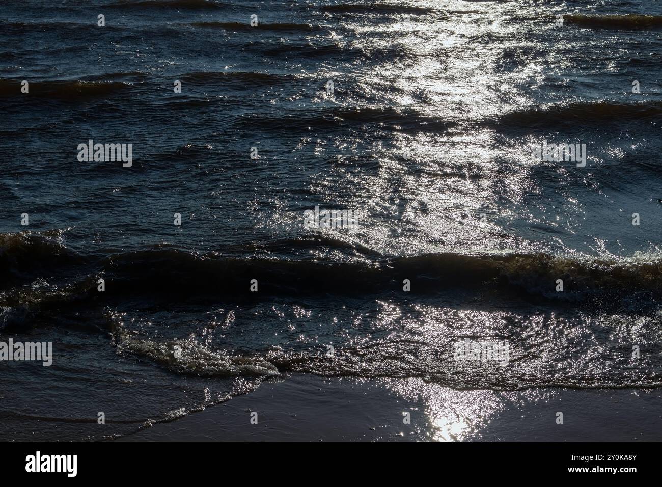 Wave hitting shore sandy hi-res stock photography and images - Alamy