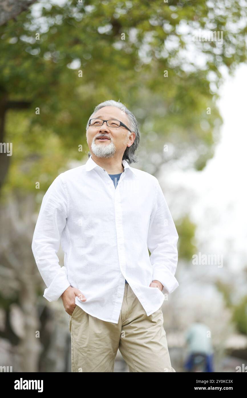 Man walking photos hi-res stock photography and images - Alamy
