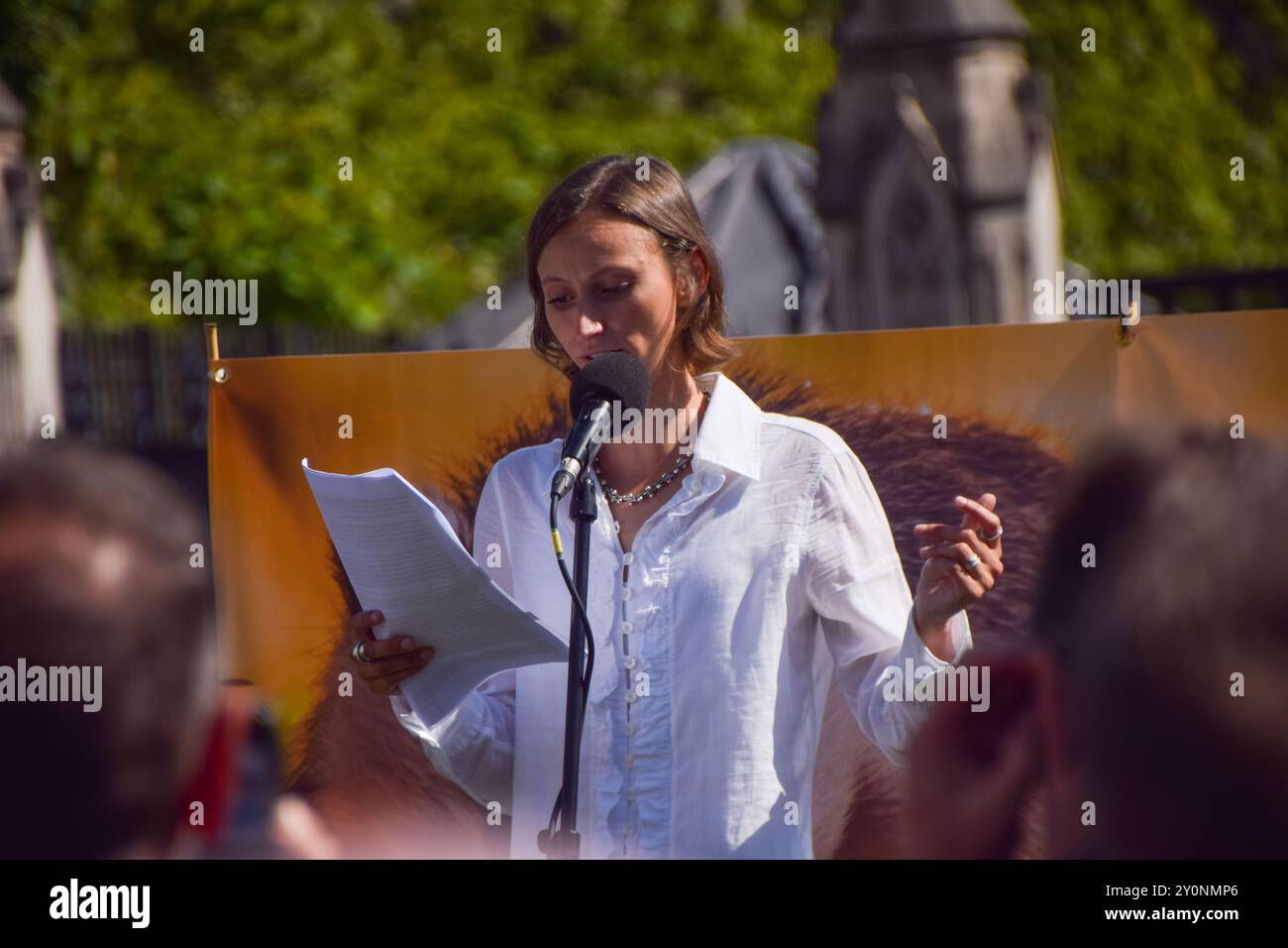 Dr alice brough speaking hi-res stock photography and images - Alamy
