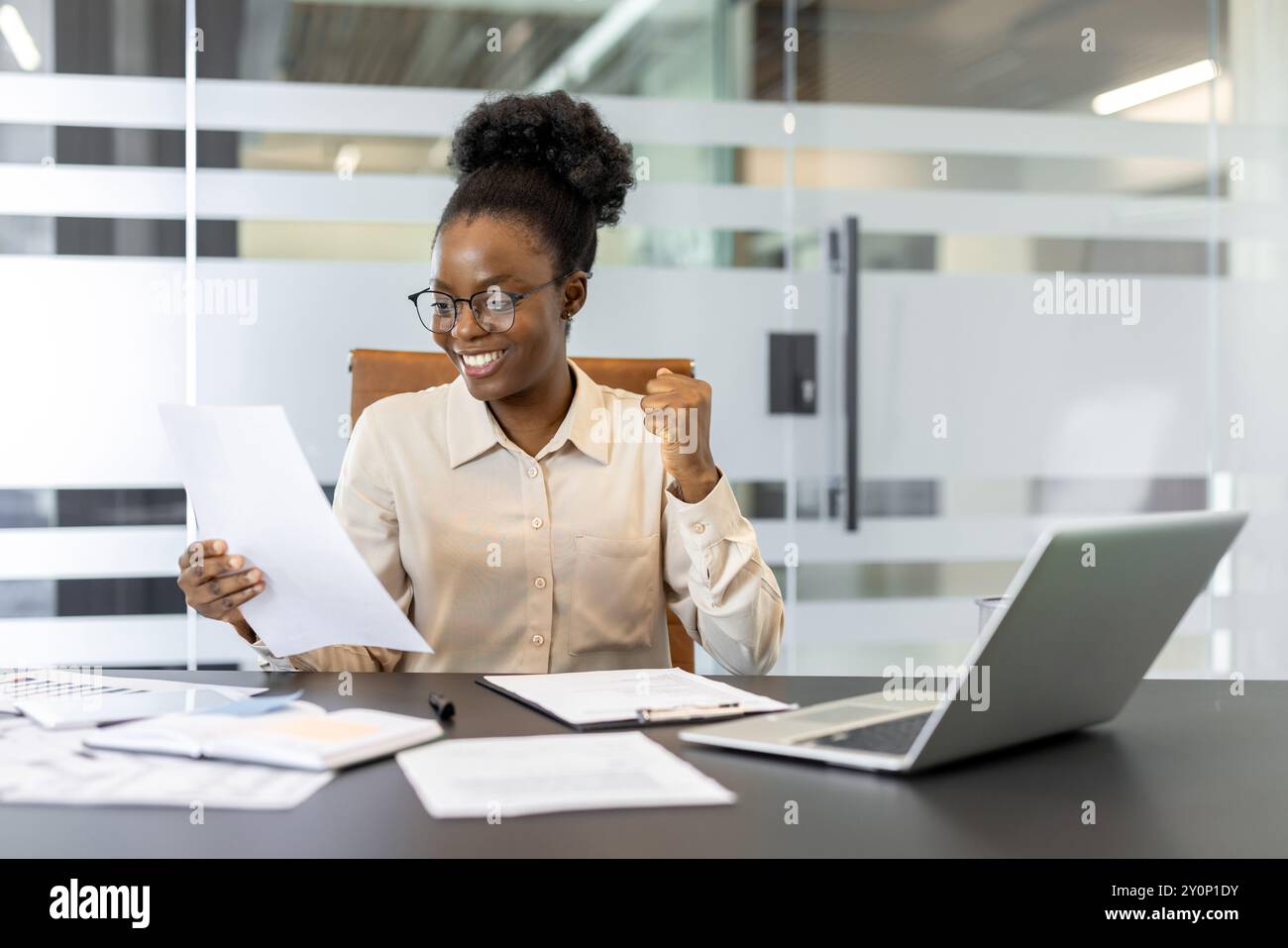 Work progress administration hi-res stock photography and images - Alamy