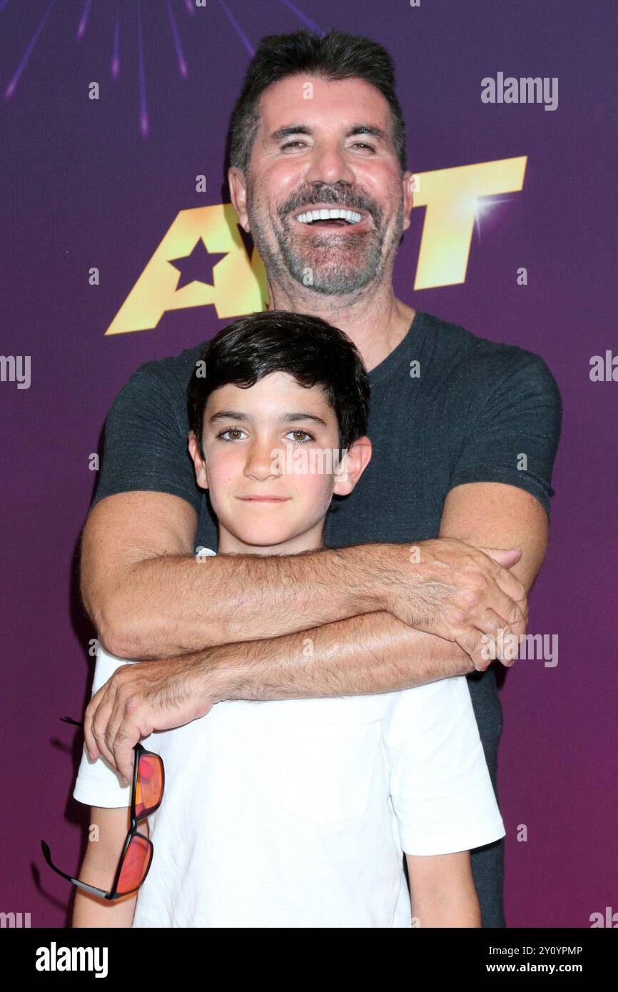 Left to right simon cowell hi-res stock photography and images - Alamy