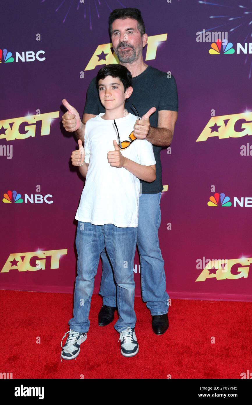 Left to right simon cowell hi-res stock photography and images - Alamy