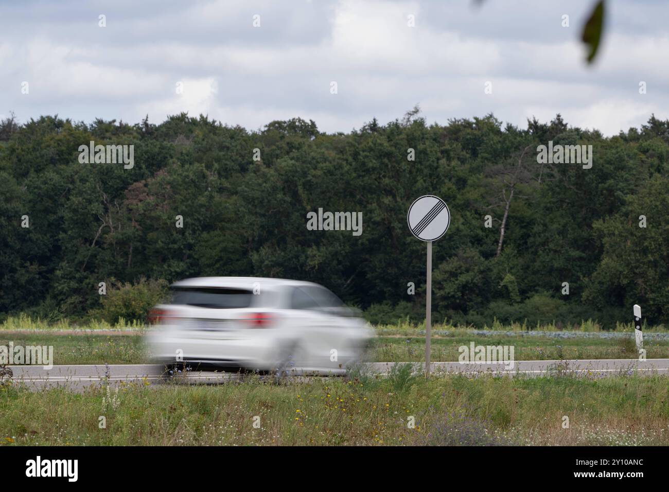 Rlp Signs Verkehrszeichen der landschaft hi-res stock photography and images - Alamy