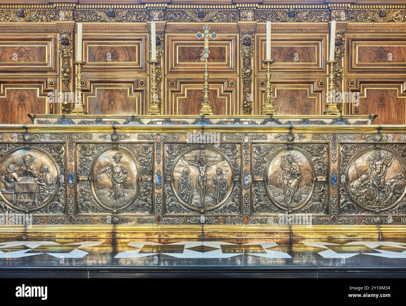 Christian altar panel hi-res stock photography and images - Alamy