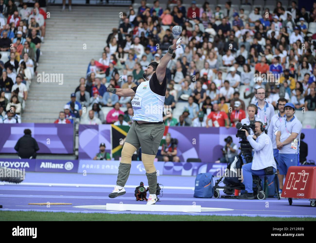 Rohit Kumar of India competing in the men’s F46 shot put final at the Paris 2025 Summer