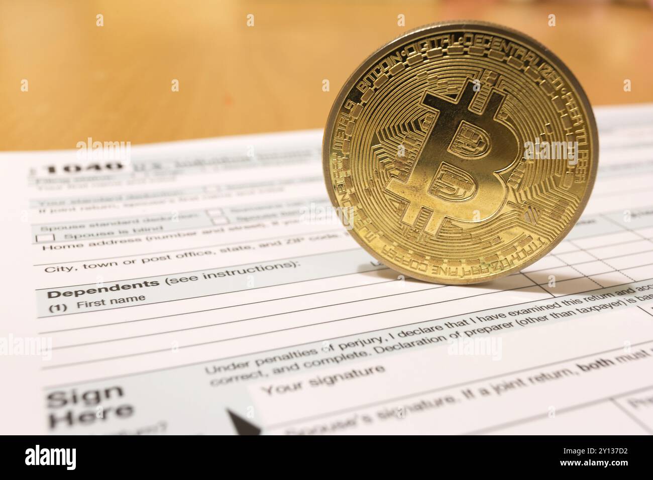 Tax forms icons hi-res stock photography and images - Alamy