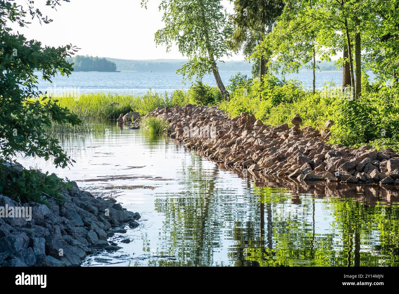 Stream Bank Rocks Stone banks hi-res stock photography and images - Alamy