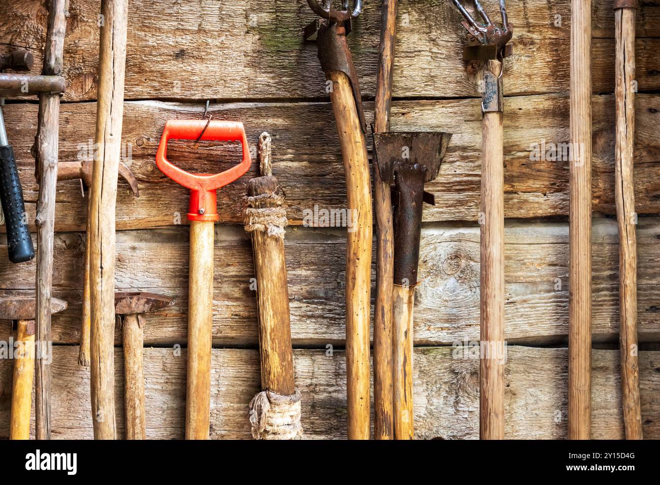 Hanging spade tools hi-res stock photography and images - Alamy
