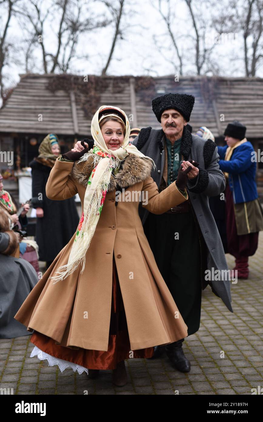 Ukrainian folk song dance hi-res stock photography and images - Alamy