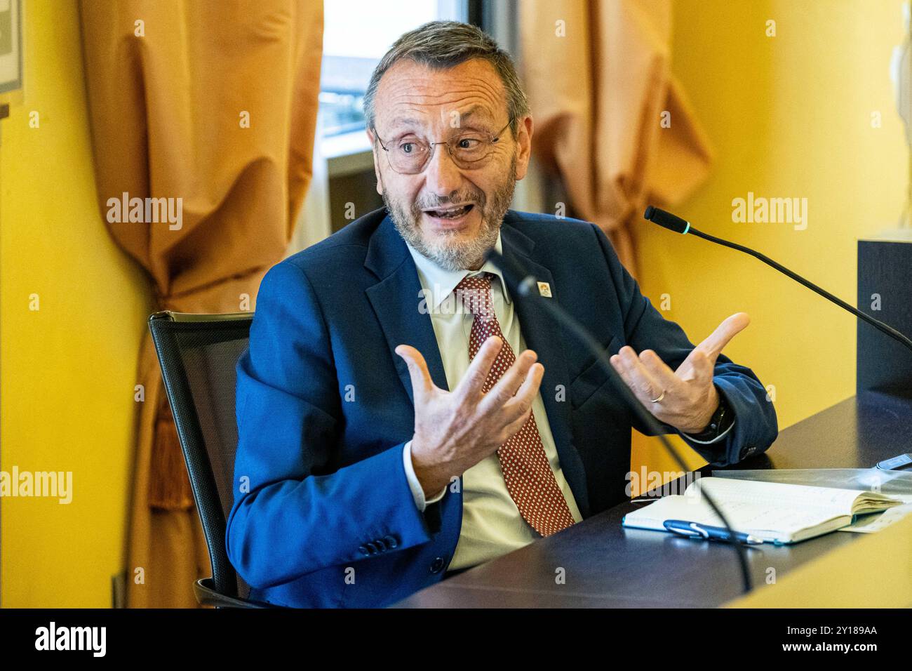 Alfredo Majo durante alcuni momenti dell'incontro &quot;L'impresa della cultura ieri e oggi: i Maestri di bottega al Terzo Millennio&quot; a margine della mostra &quot;Guercino. Il mestiere del pittore&quot; organizzato da Bper presso la sede di Bper Banca a Torino, Italia - Cronaca - Gioved&#xec; 5 Settembre 2024 - (Photo Giacomo Longo/LaPresse) Alfredo Majo during some moments of the meeting &#x2018;The enterprise of culture yesterday and today: the workshop masters in the Third Millennium' on the sidelines of the exhibition &#x2018;Guercino. Il mestiere del pittore&#x2 Stock Photo