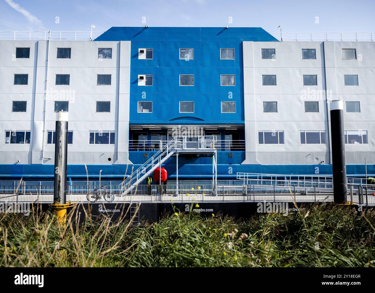 Reception pontoon hi-res stock photography and images - Alamy