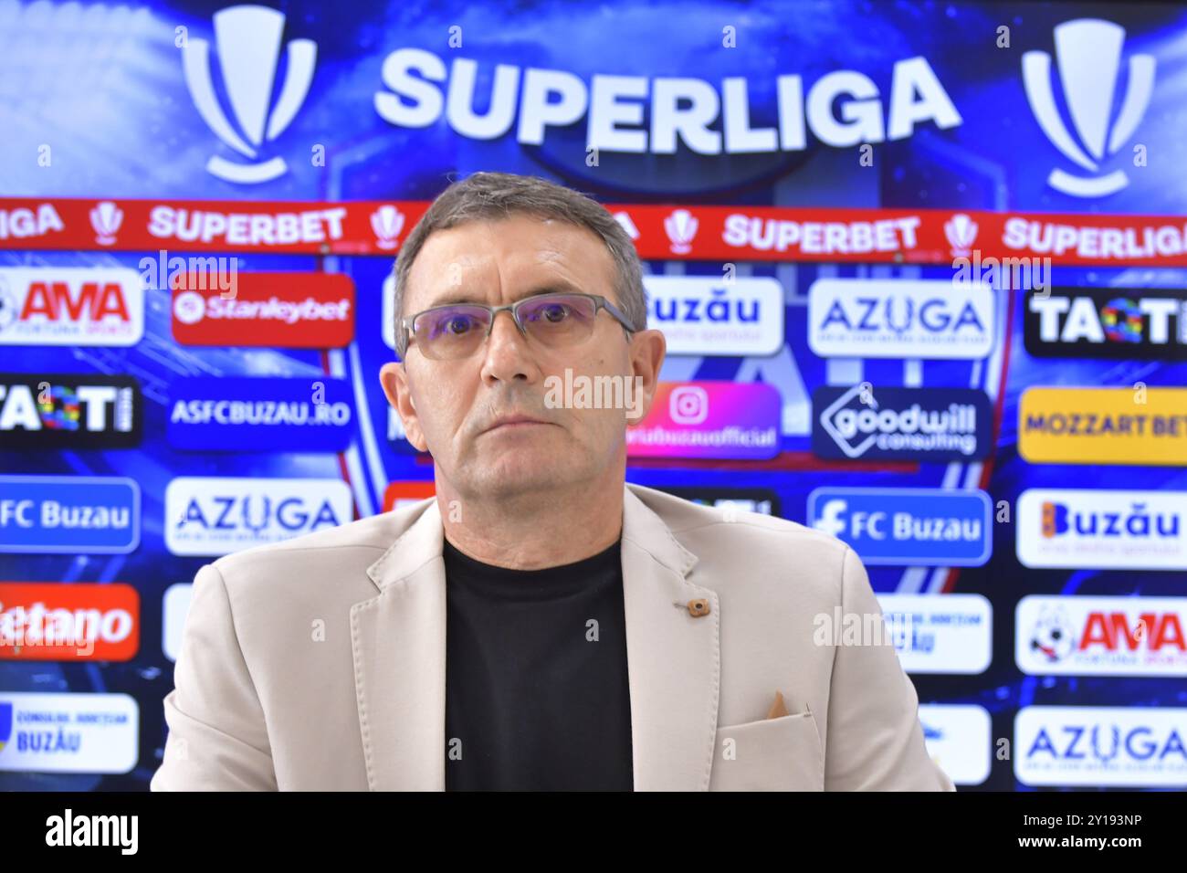 Cristian Ceauşel, vicepreşedinte Comitet Director – AS FC Buzău si Eugen Neagoe noul antrenor AS FC Buzau Stock Photo