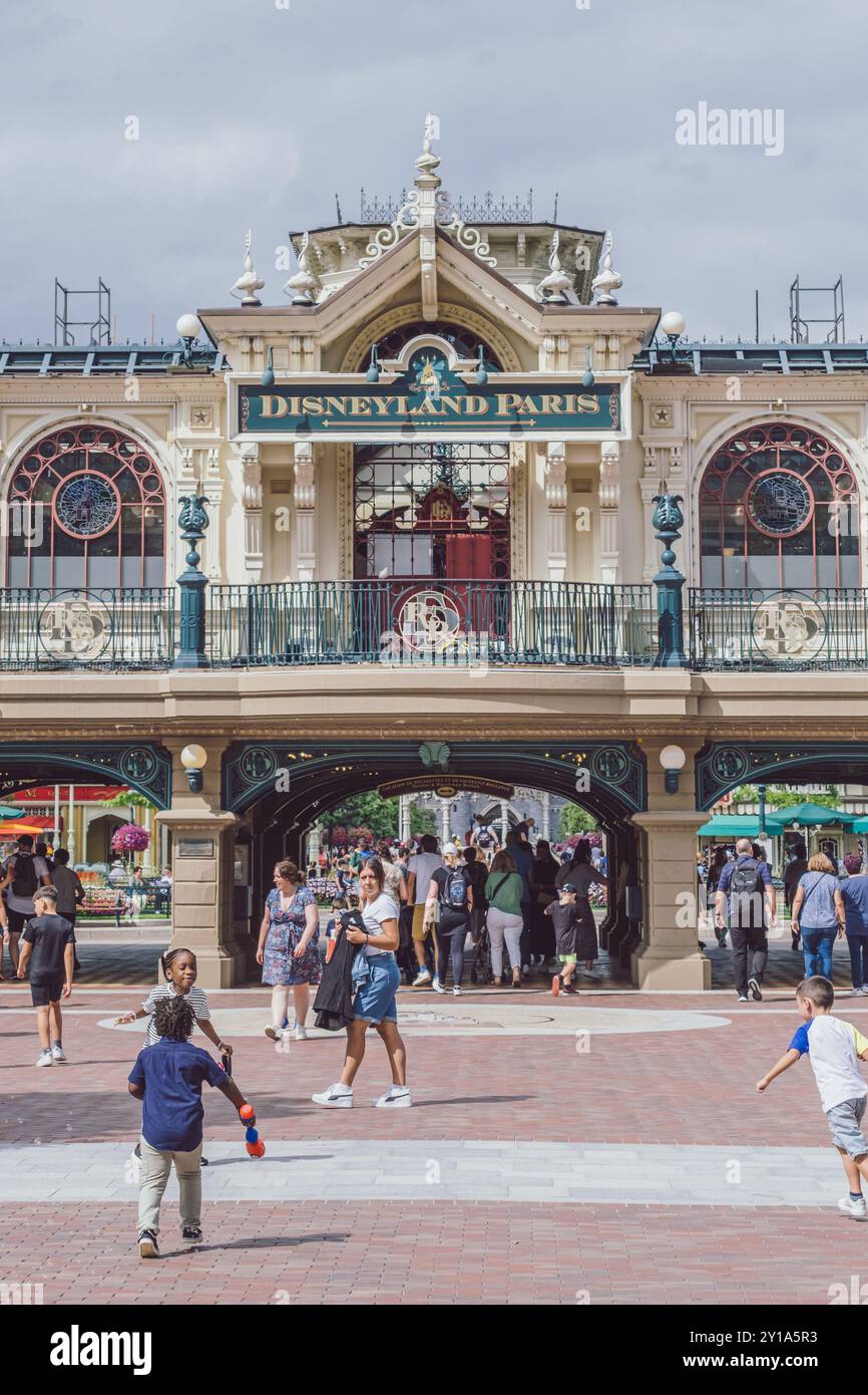 Disneyland Railroad, Disneyland Paris Stock Photo - Alamy