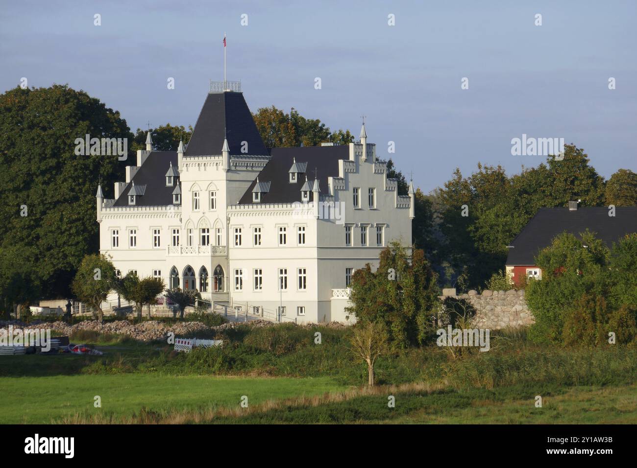 Defensive manor house hi-res stock photography and images - Alamy