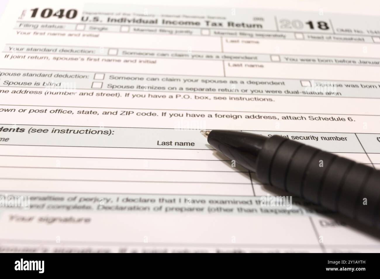 Form filing hi-res stock photography and images - Alamy