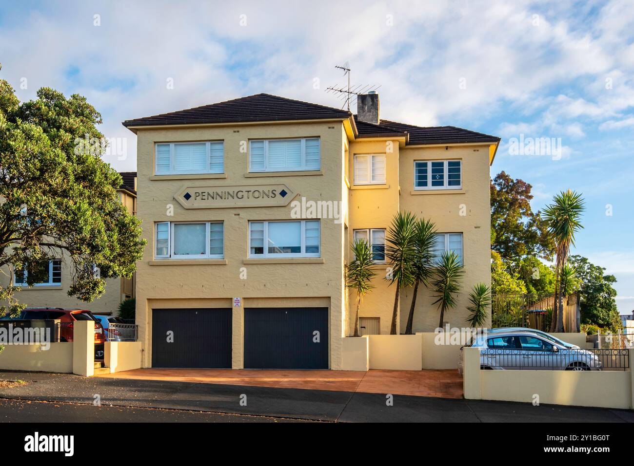 The 1930's built Penningtons apartments building in Ponsonby, Auckland, New Zealand is an excellent example of interwar NZ architecture Stock Photo