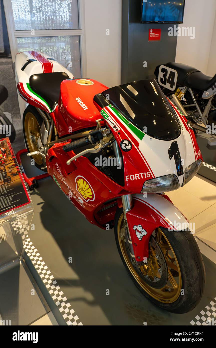 Rio Nd-Sr-Hf isotopes and U-Pb ages of mesoproterozoic Três