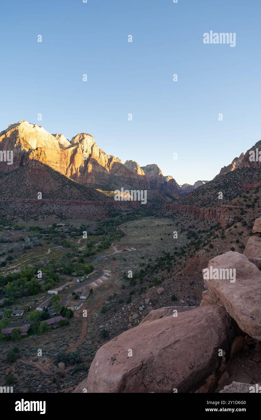 Red Rocks Mountians Stunning views of red rock mountains at Zion National Park, Utah Stock ...