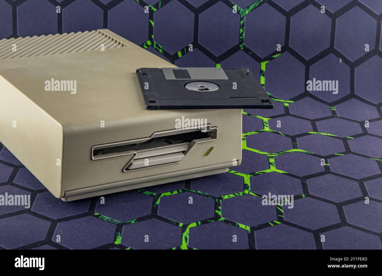 Old disk 90s drive hi-res stock photography and images - Alamy Old disk 90s drive hi-res stock photography and images - Alamy