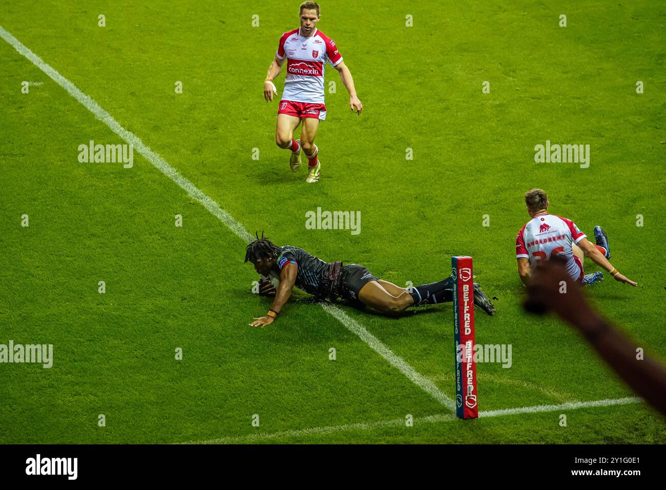 Bricked Rugby Break up of hull hi-res stock photography and images - Alamy