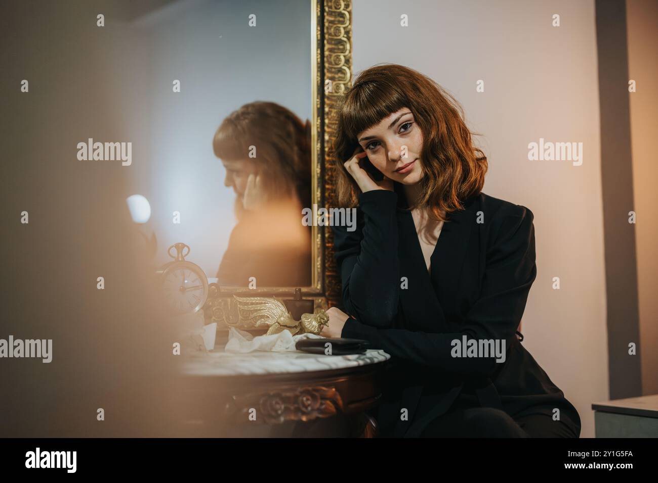 Elegant woman in vintage attire hi-res stock photography and images - Alamy