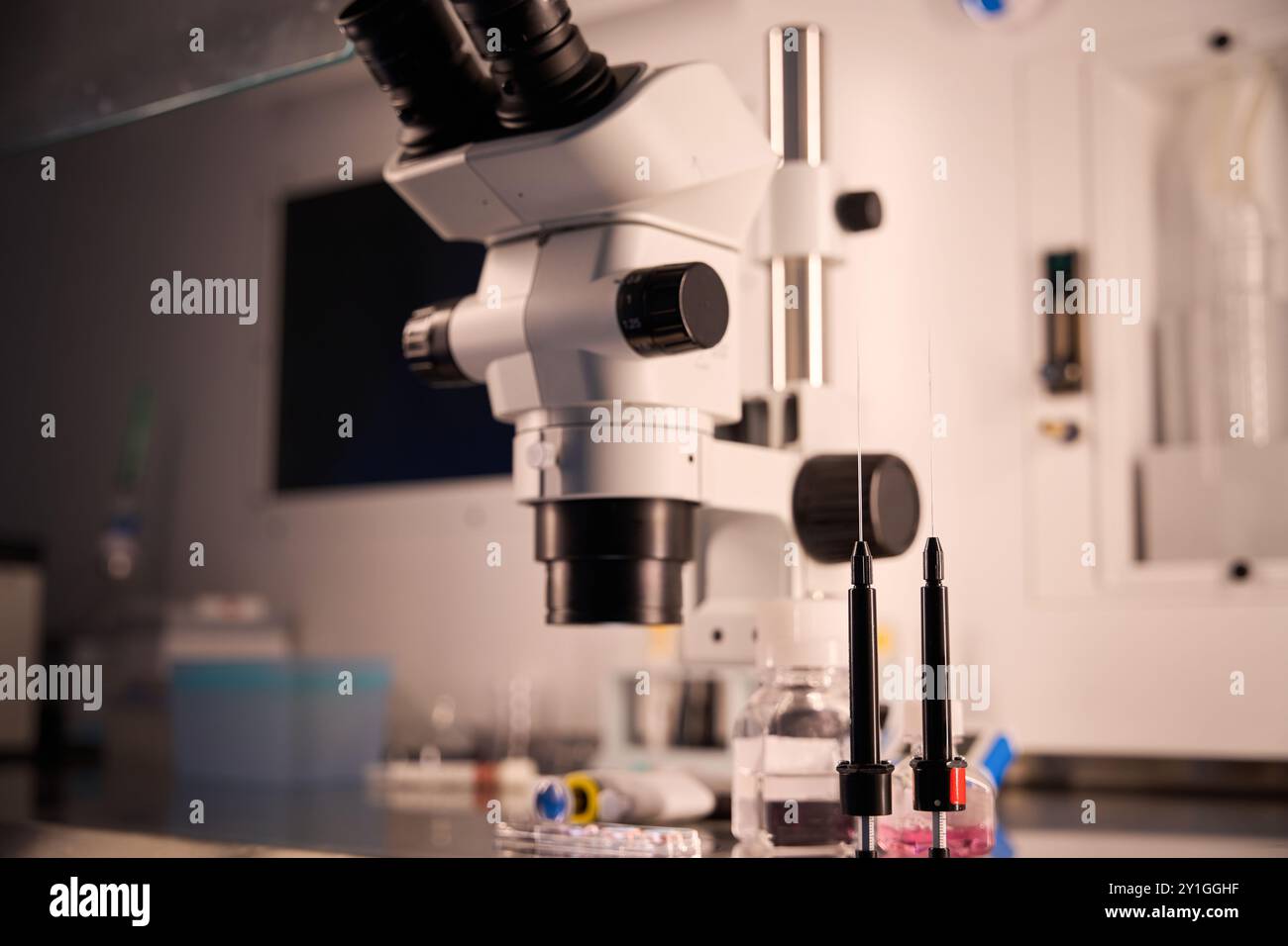 Lights in research lab hi-res stock photography and images - Alamy