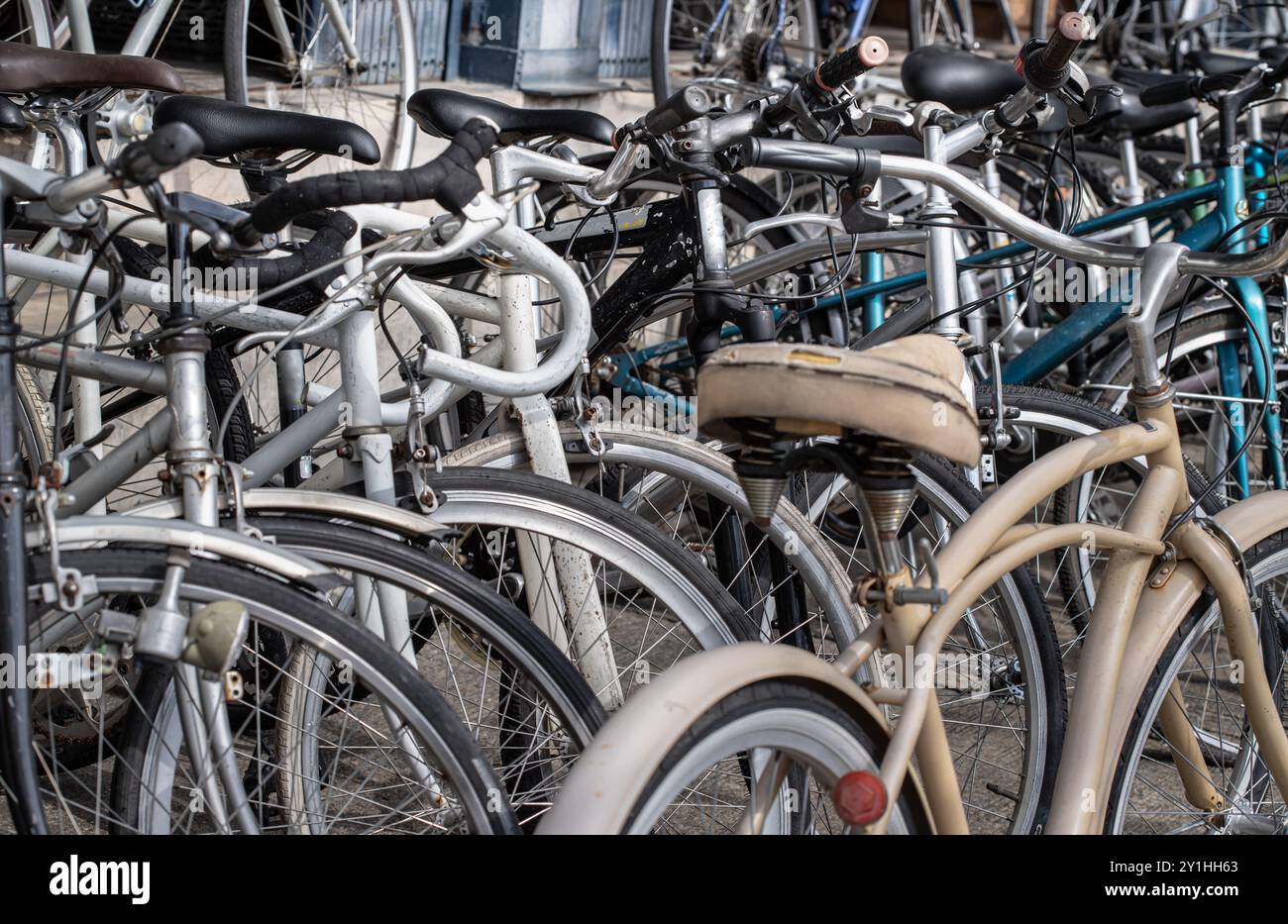 Second hand bike hi res stock photography and images Alamy