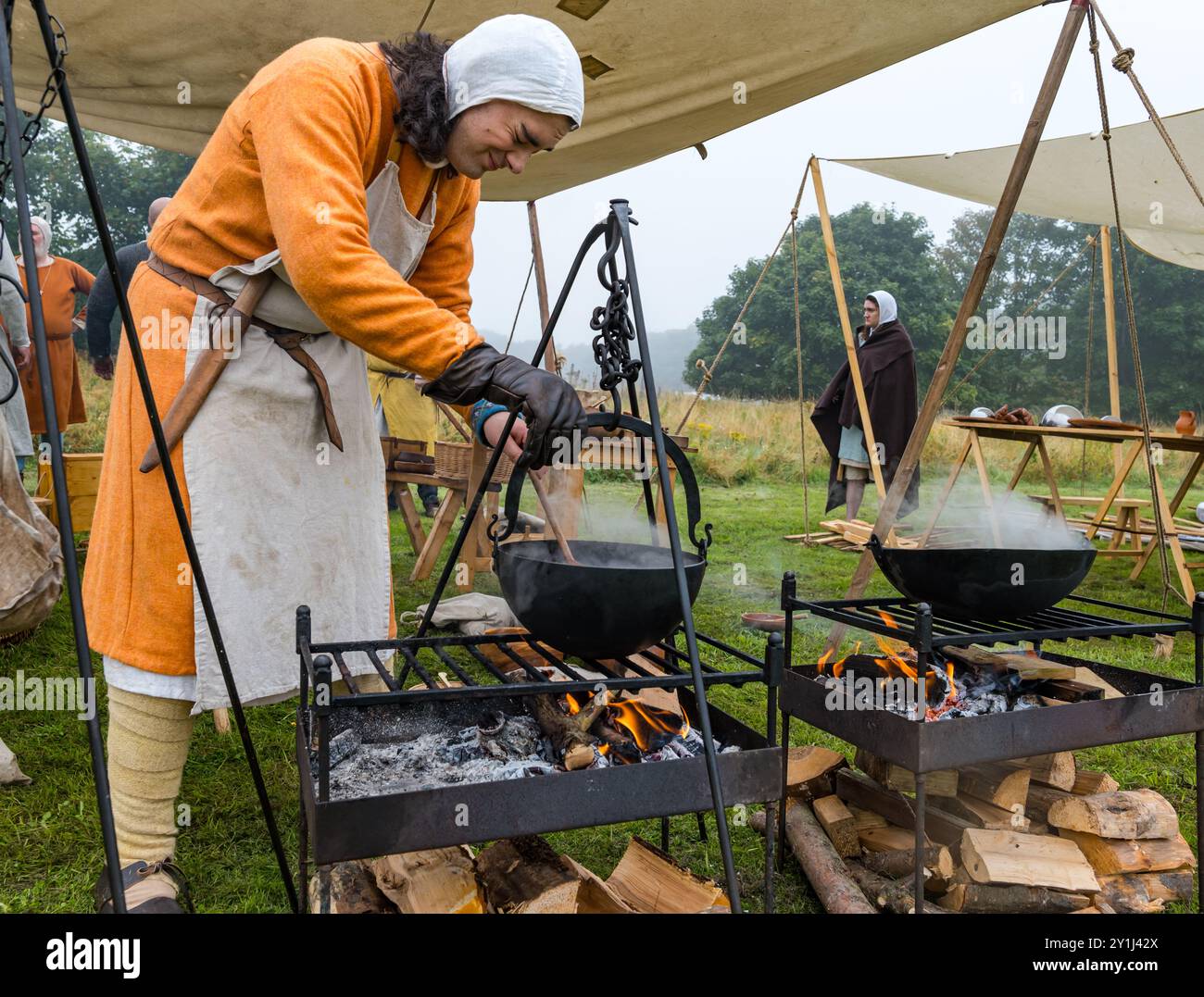 Medieval scotland cooking hi-res stock photography and images - Alamy, image size:1300x1077