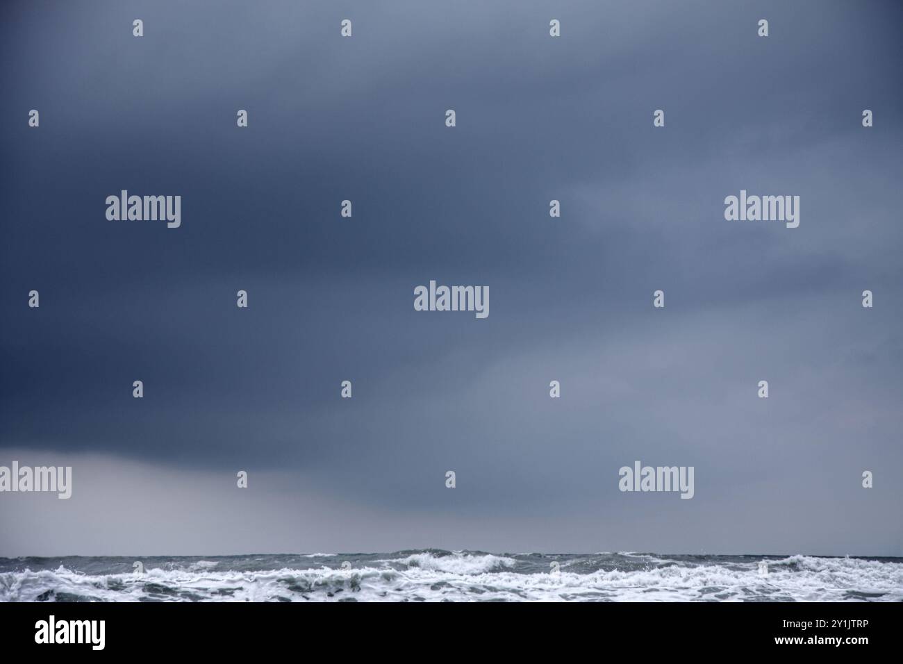 Dark sea rough hi-res stock photography and images - Alamy