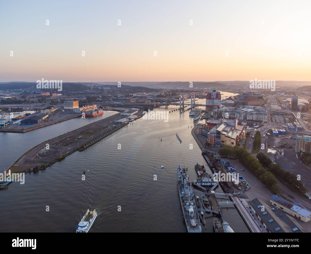 hising-hi-res-stock-photography-and-images-alamy
