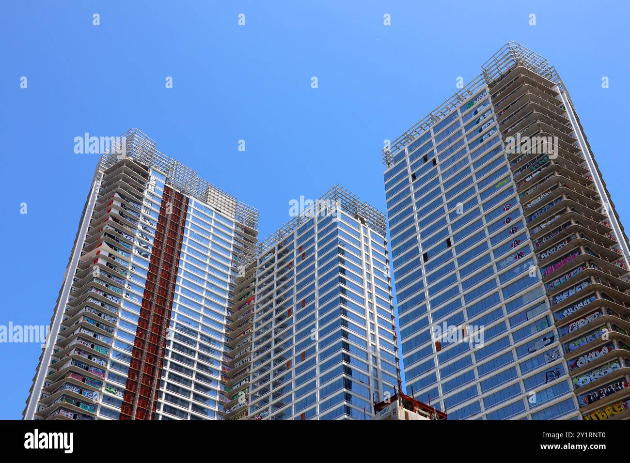 Modern apartment complex california hi-res stock photography and images -  Page 2 - Alamy