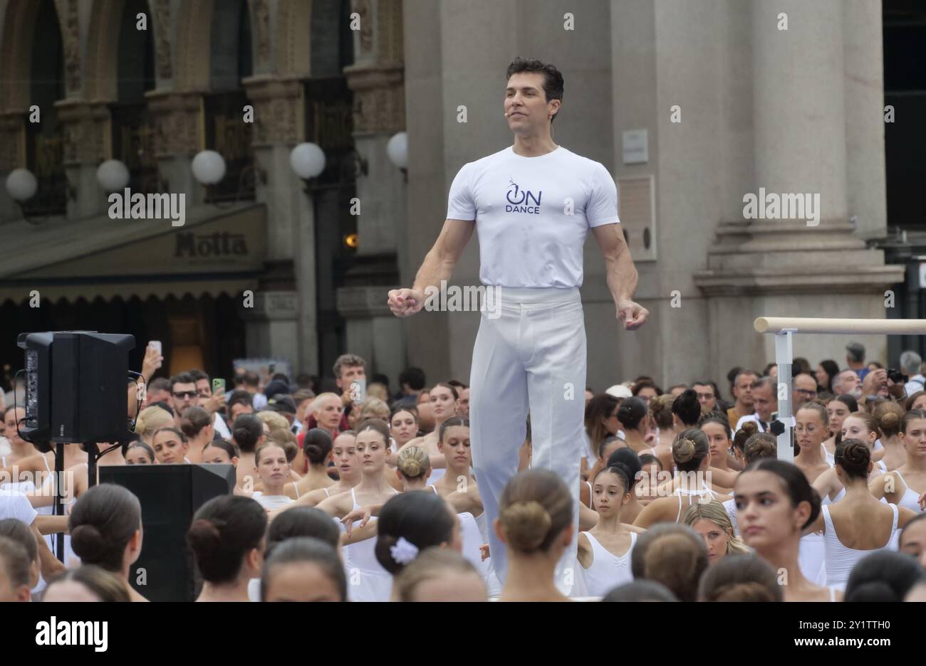 closing-event-in-piazza-duomo-of-the-2024-dance-week-with-roberto-bolle