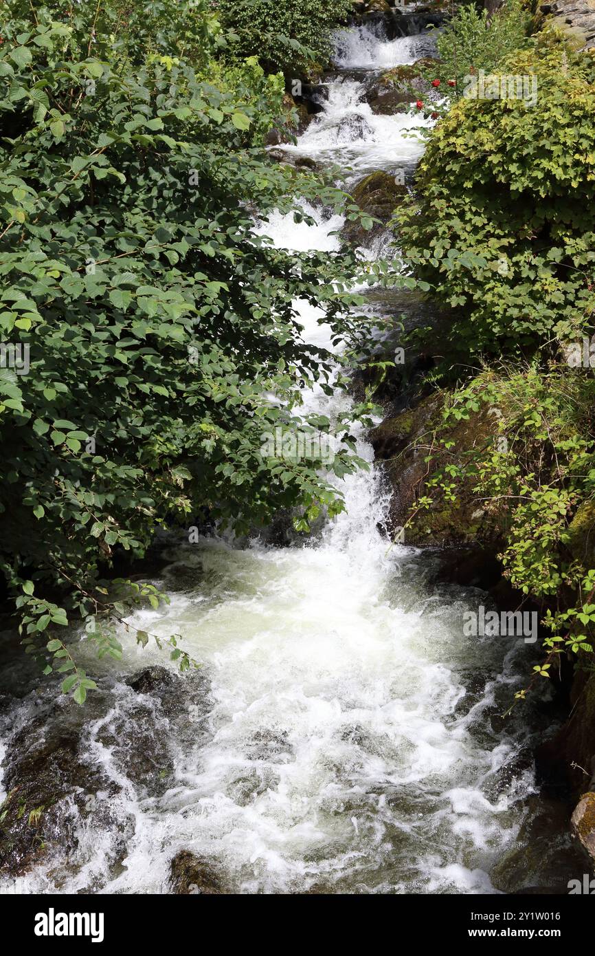 Fast flowing mountain water hi-res stock photography and images - Alamy