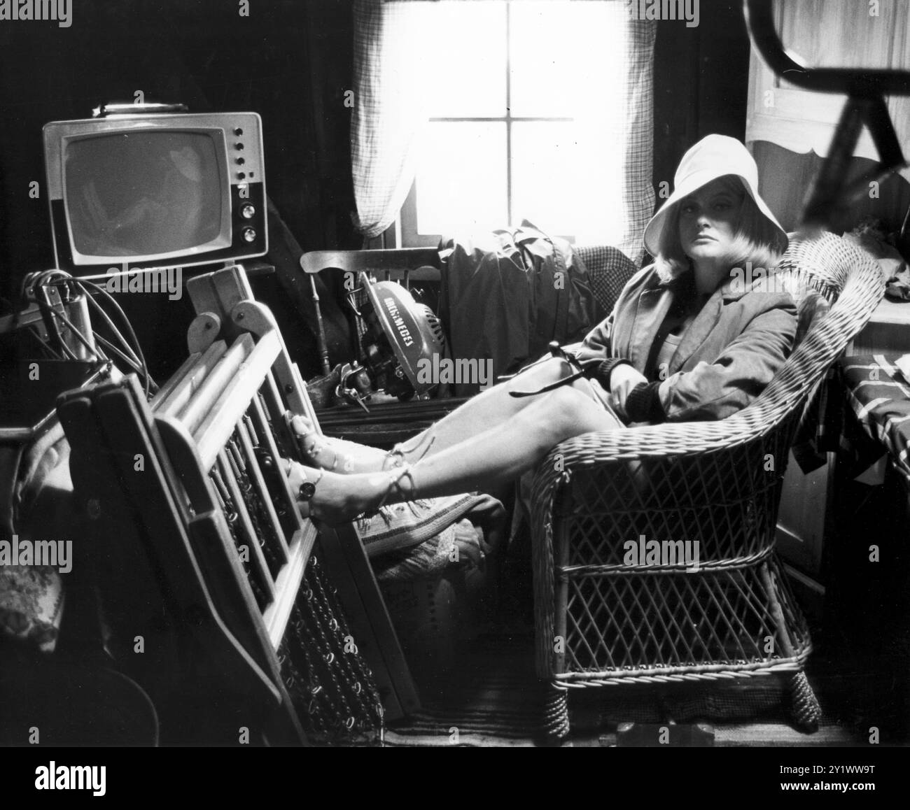 Jazz singer and actress Monica Zetterlund during a break in making of the swedish film Att angöra en brygga (1965) AB Skrivstugans arkiv Stock Photo
