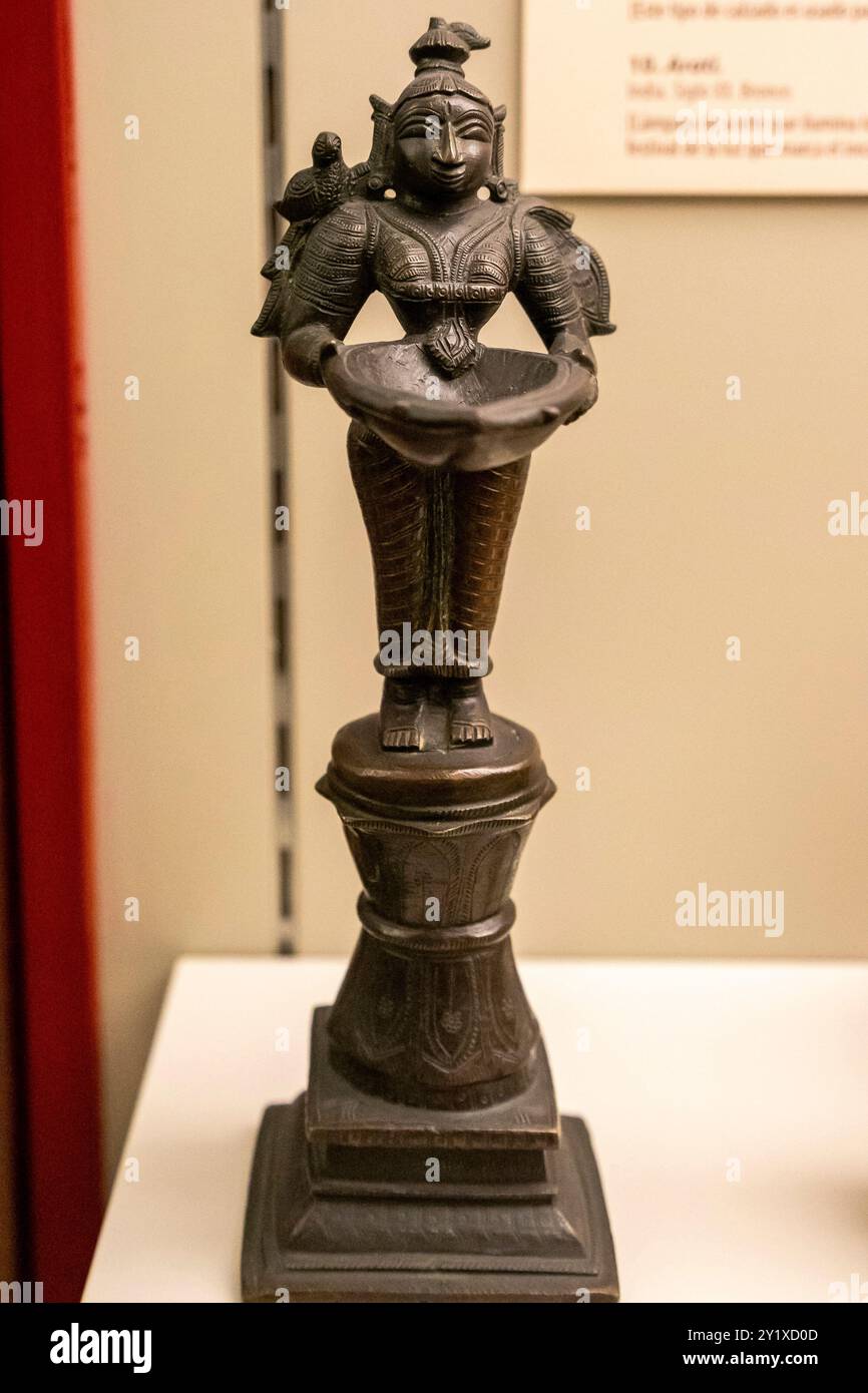 Brass Deepa Lakshmi Votive Lamp From Tamil Nadu - 19th Century Brass Deepa Lakshmi Votive Lamp From Tamil Nadu - 19th Century