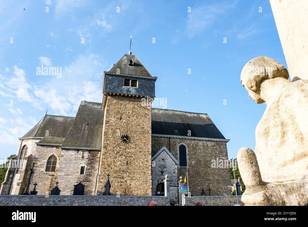 Église des Saints-Hermès-et-Alexandre - Ce bâtiment exceptionnel dont la nef existe depuis près de mille ans est une église-halle, soit une église rom Stock Photo