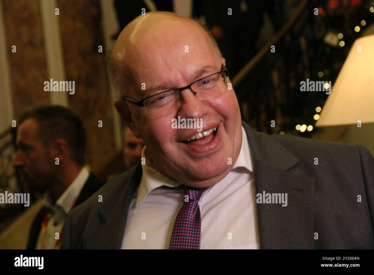 Peter Altmaier ist ein deutscher Politiker (CDU). Er war von 1994 bis 2021 Mitglied des Deutschen Bundestages. Unter Kanzlerin Angela Merkel übernahm er mehrere Ministerposten. Dieses Portrait zeigt ihn lachend Stock Photo