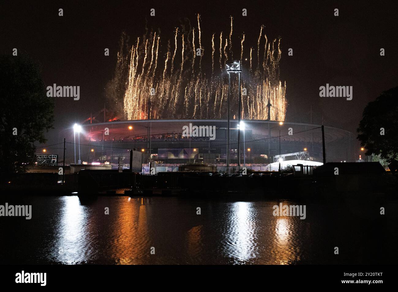 Paris, France. 08th Sep, 2024. Fireworks at Stade de France for the closing ceremony of the 17th Summer Paralympic Games Paris 2024 Credit: Marco Ciccolella/Alamy Live News Credit: Marco Ciccolella/Alamy Live News Stock Photo