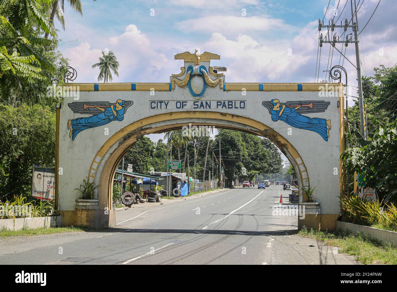 Philippines : Laguna / Quezon provinces boundary arch, architectural landmark between the two provinces in Calabarzon region, San Pablo City / Tiaong Stock Photo