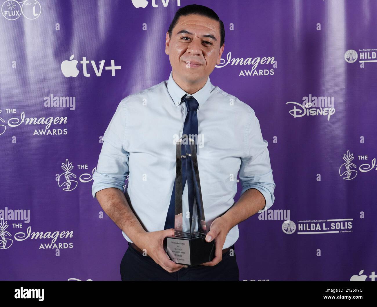 Los Angeles, USA. 08th Sep, 2024. Chris Estrada pose with the award at