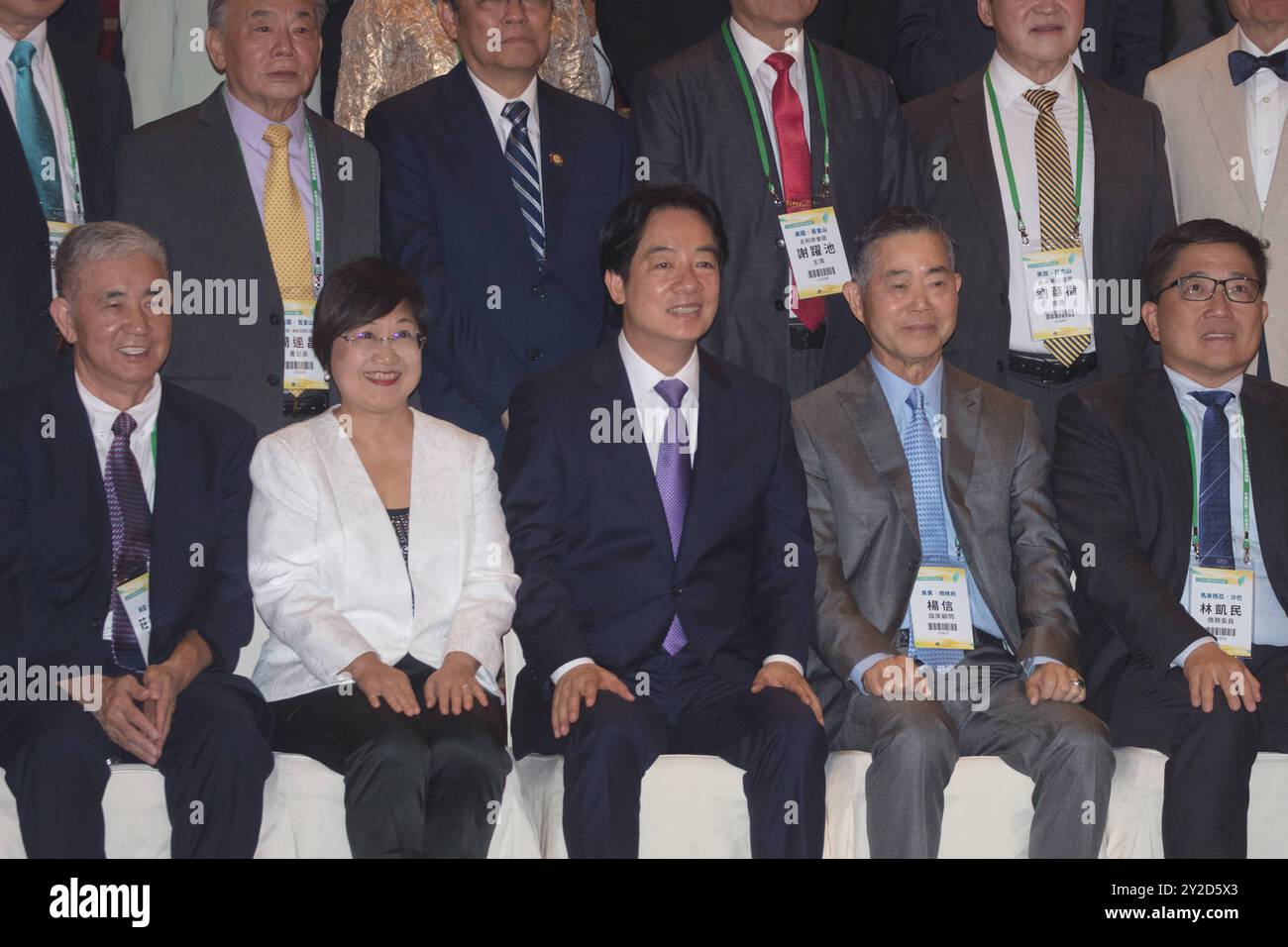 Taiwan President Lai Ching-te William Lai poses with overseas Taiwanese ...