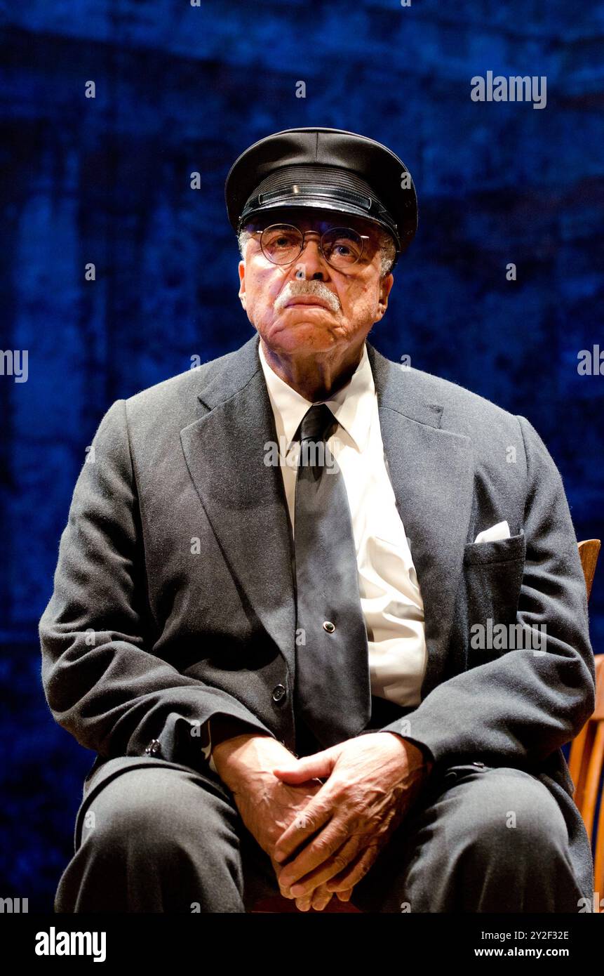 James Earl Jones (Hoke Coleburn) in DRIVING MISS DAISY by Alfred Uhry at Wyndham's Theatre, London WC2  05/10/2011  set design: John Lea Beatty  costumes: Jane Greenwood  lighting: Peter Kaczorowski  director: David Esbjornson Stock Photo