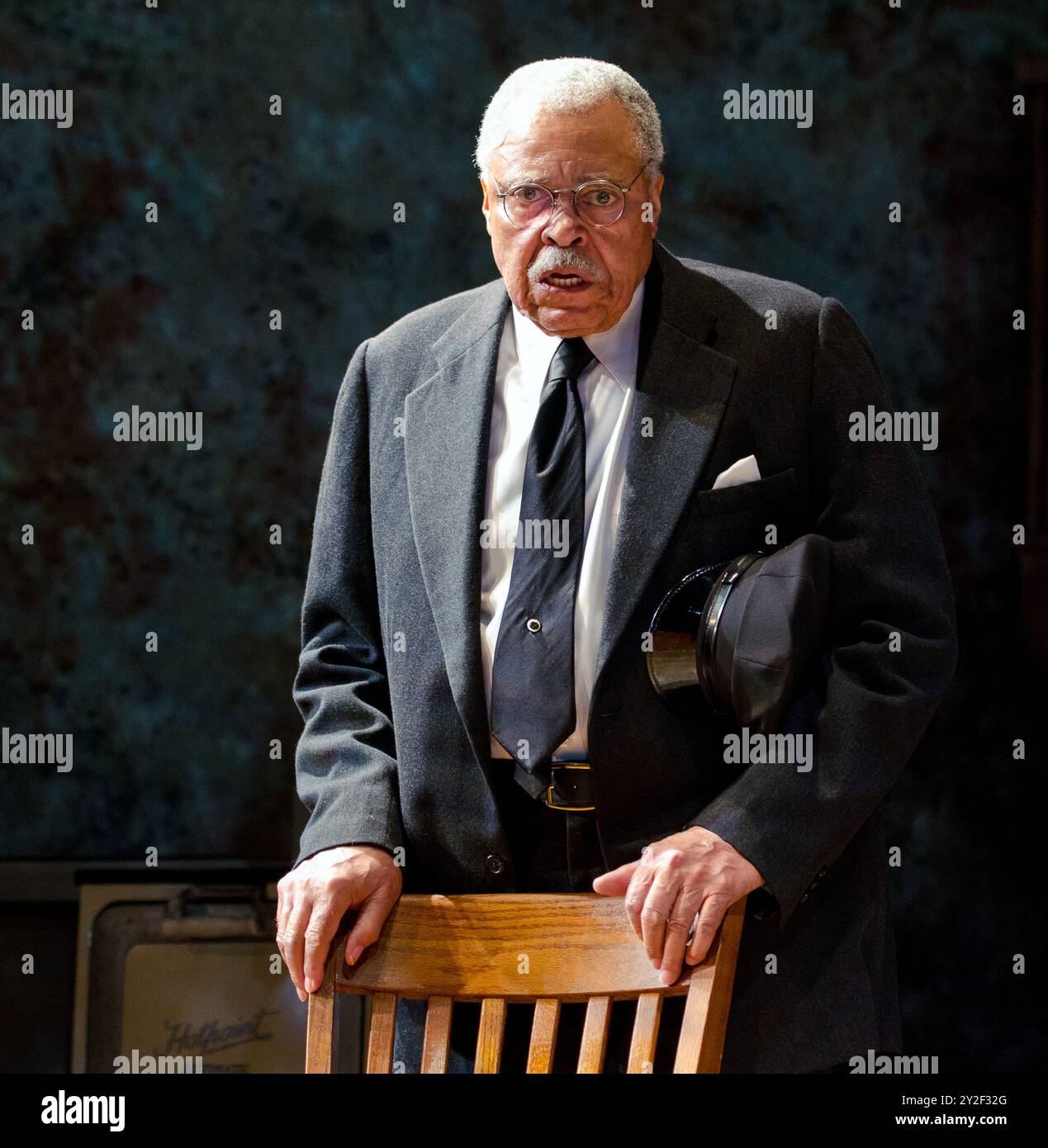 James Earl Jones (Hoke Coleburn) in DRIVING MISS DAISY by Alfred Uhry at Wyndham's Theatre, London WC2  05/10/2011  set design: John Lea Beatty  costumes: Jane Greenwood  lighting: Peter Kaczorowski  director: David Esbjornson Stock Photo
