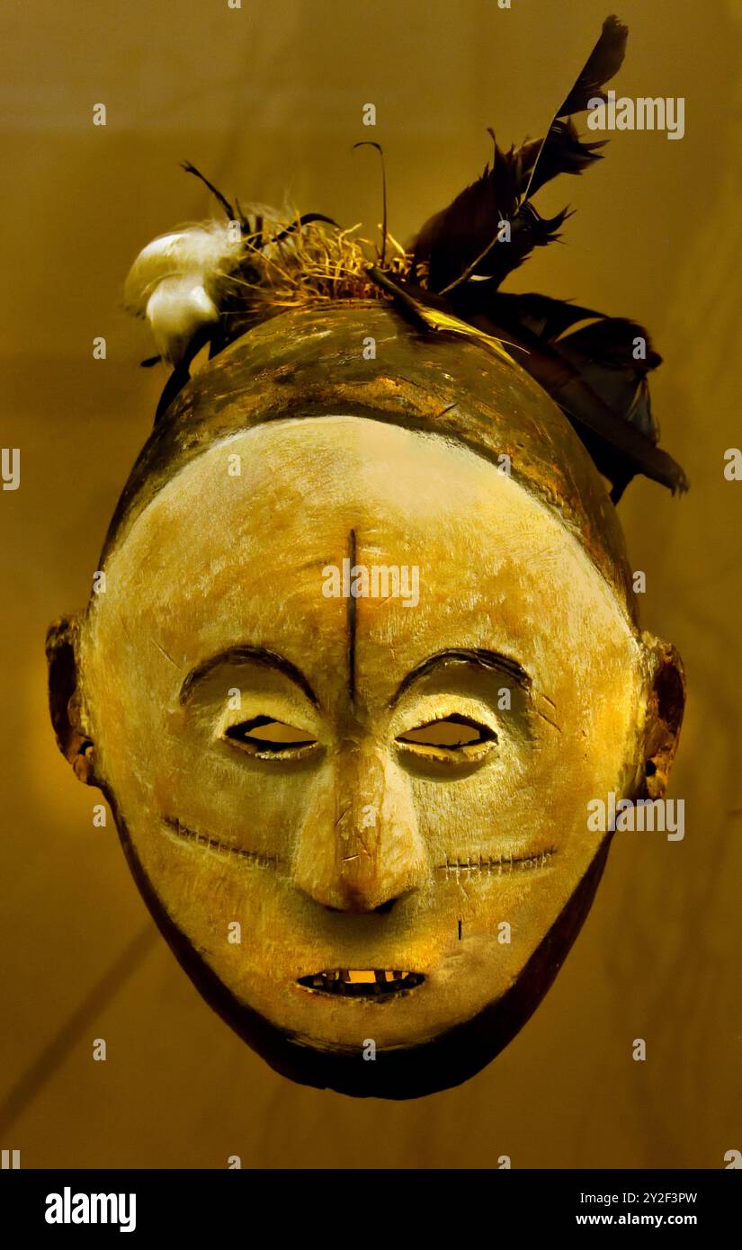 Gaza Mask 1930-1935 20th Century, Bunga, Sud, Ubangi, RD Congo, Africa Museum, Brussels, Belgium, Wood. Stock Photo