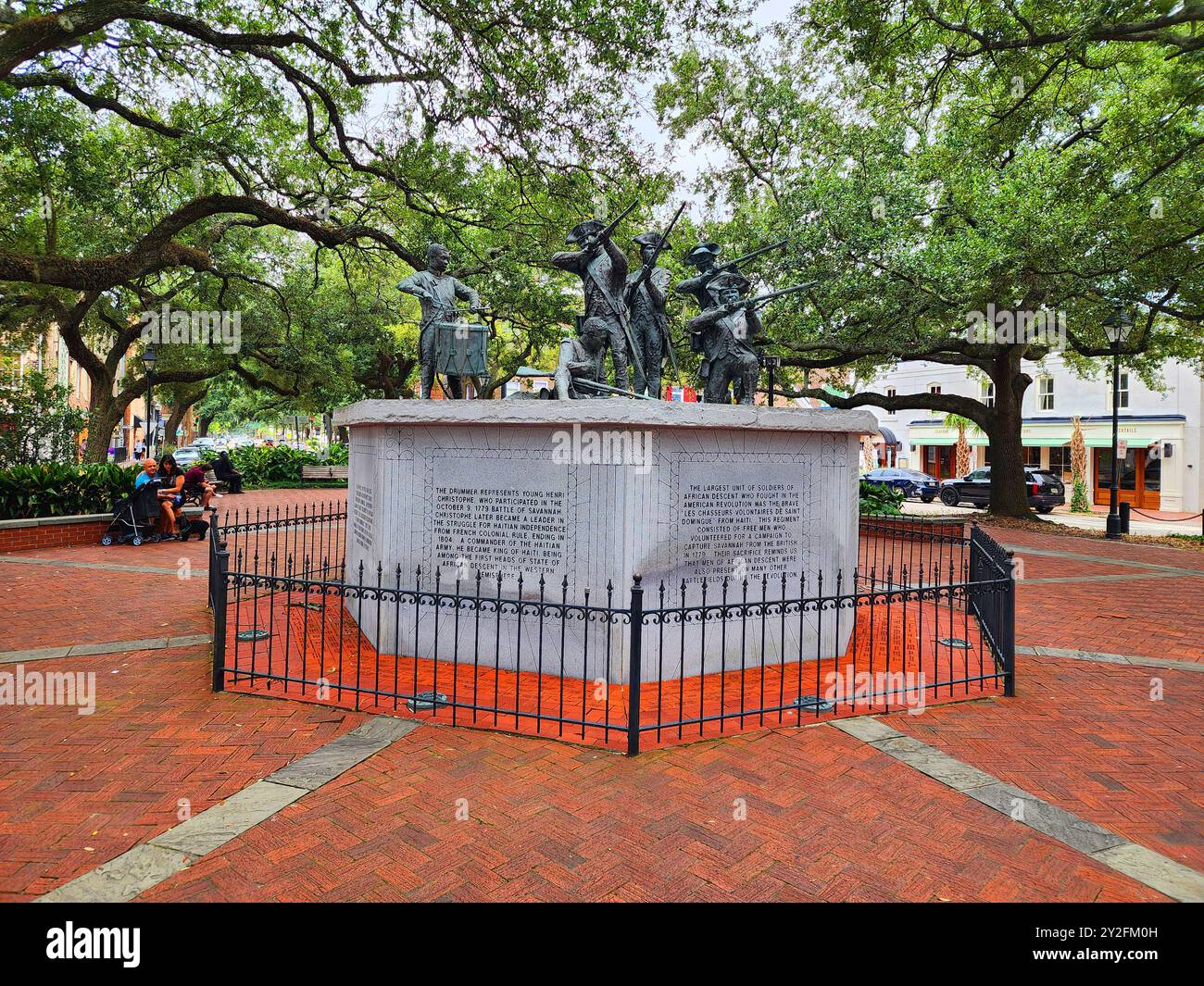 Statue dedicated to the African descendants of the Revolutionary War in ...