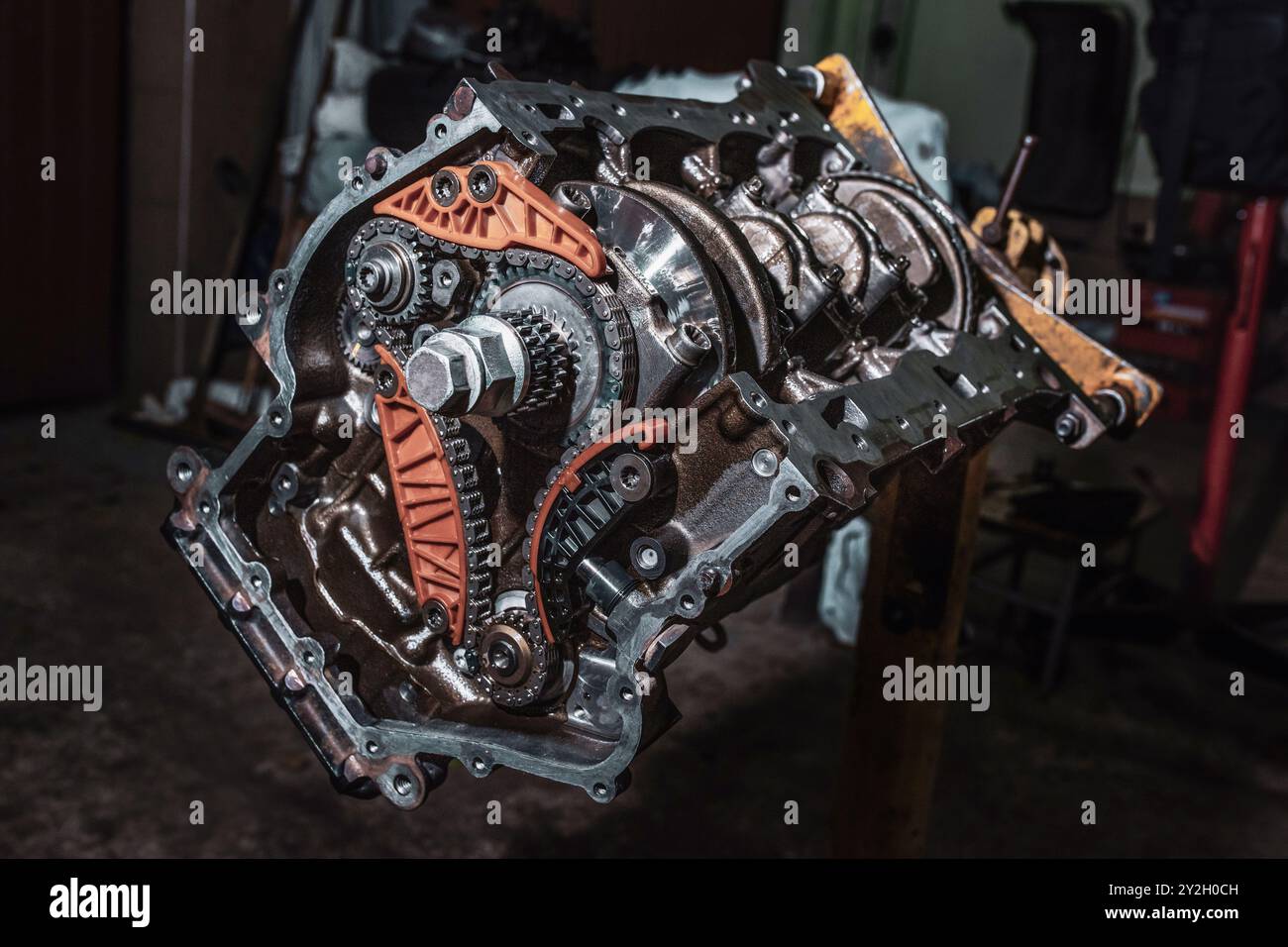 Part Out Assemble car parts hi-res stock photography and images - Alamy