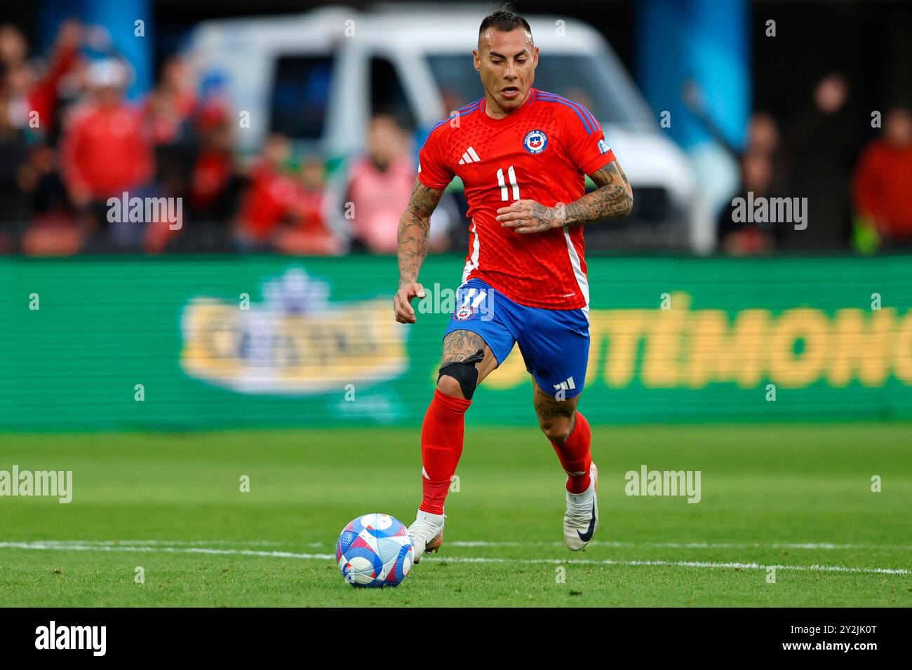 Santiago, Chile - September 10, 2024: Chilean striker Eduardo Vargas control a ball. In a very important match at the bottom of the South American Qualifiers table. Chile and Bolivia face each other this Tuesday on matchday eight in Santiago, Chile. For now, the two teams are missing out on the World Cup and need to score points to get into the qualifying zone. Photo: Javier Torres / Unar Photo Stock Photo